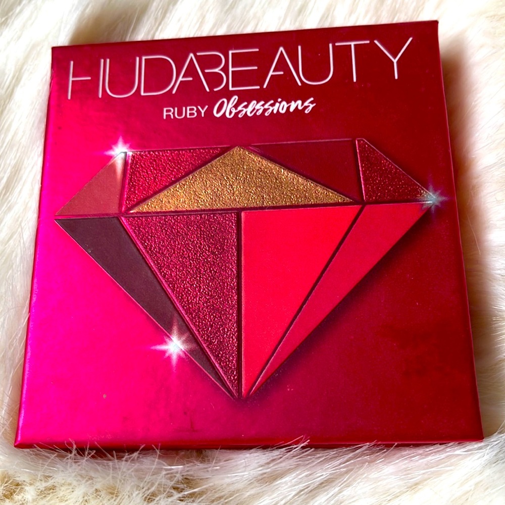 HUDA BEAUTY ruby obsessions palette